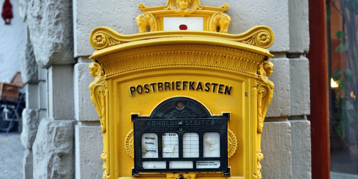 Alter Postbriefkasten